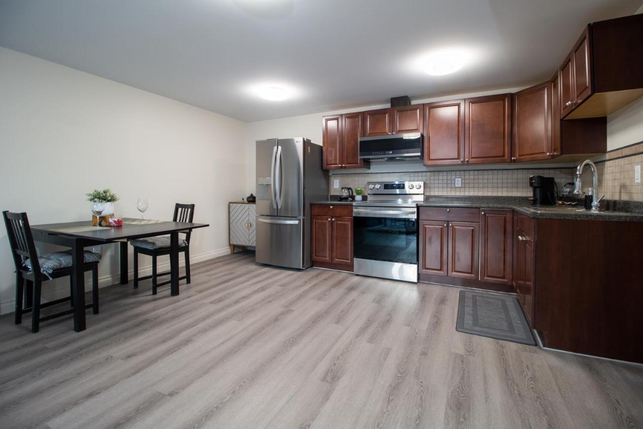 Bright Private Suite Near Departure Bay Beach ナナイモ エクステリア 写真